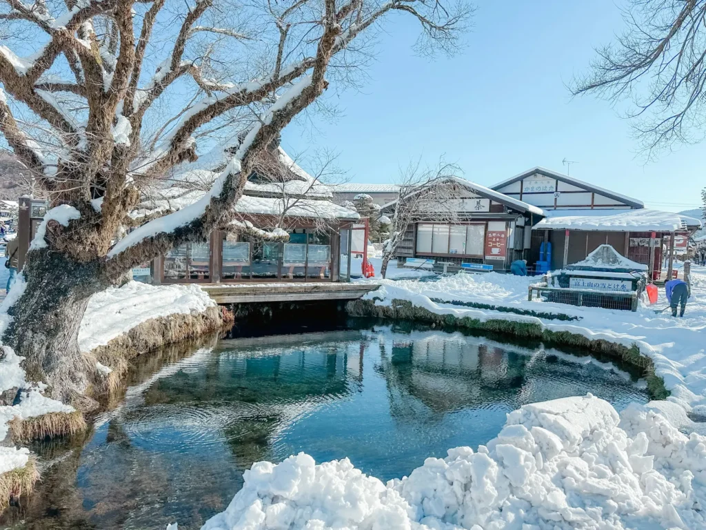 Oshino hakkai village winter